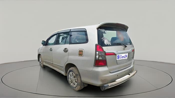 2016 Toyota Innova 2.5 GX 7 STR, Diesel, Manual, 1,22,700 km, exterior