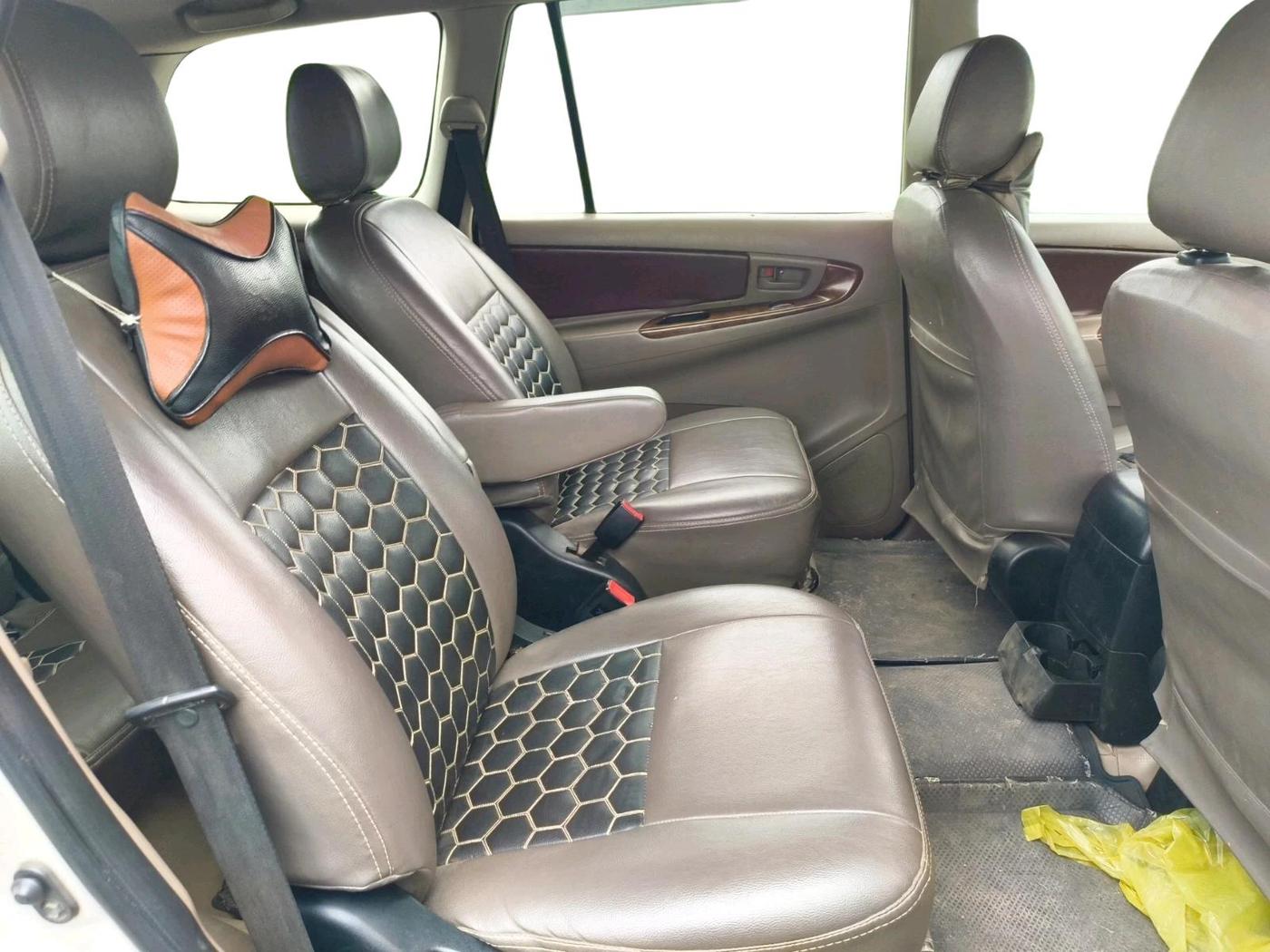 2016 Toyota Innova 2.5 GX 7 STR, Diesel, Manual, 1,22,700 km, interior