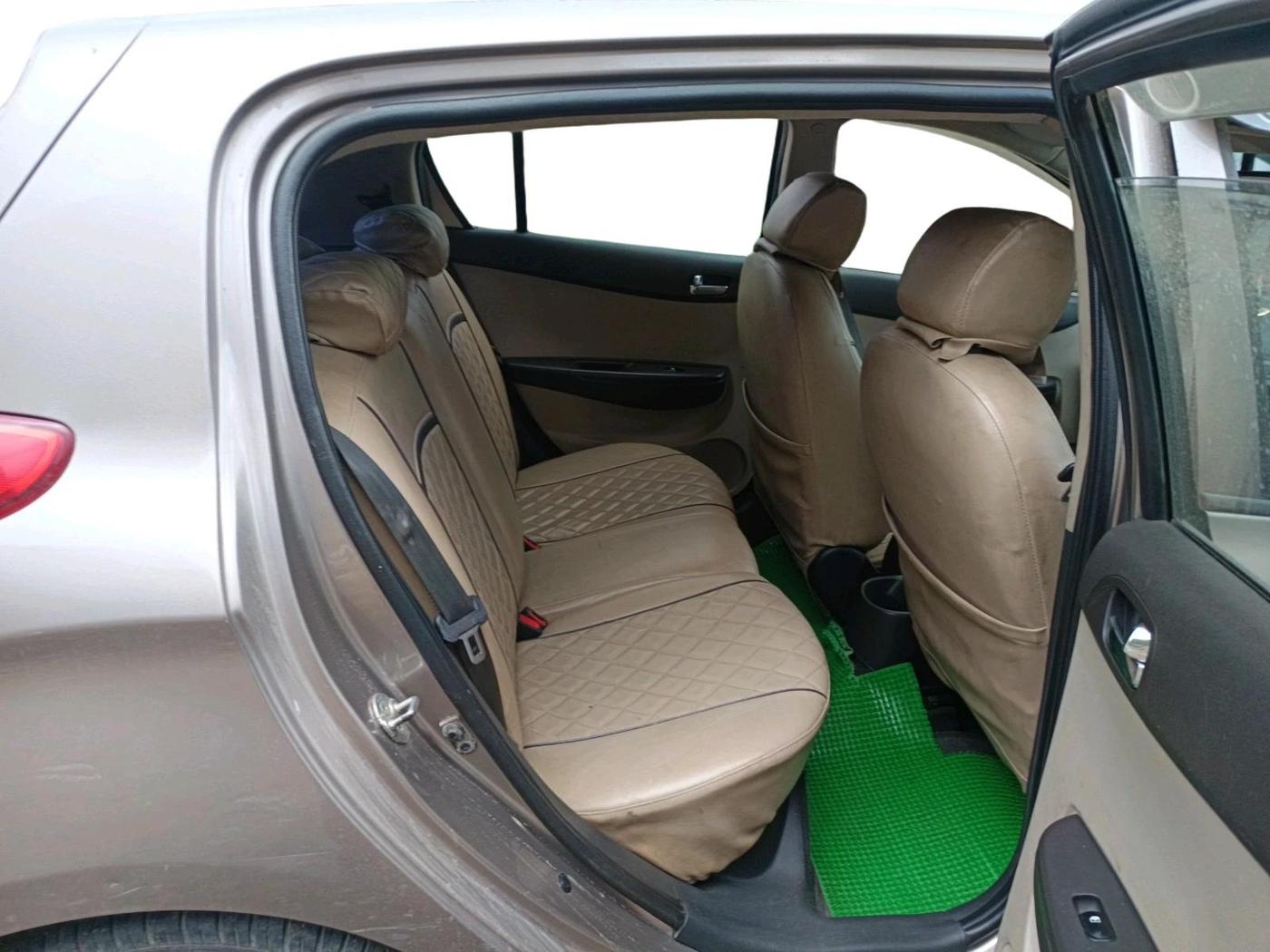 2014 Hyundai i20 SPORTZ 1.2, Petrol, Manual, 75,859 km, interior