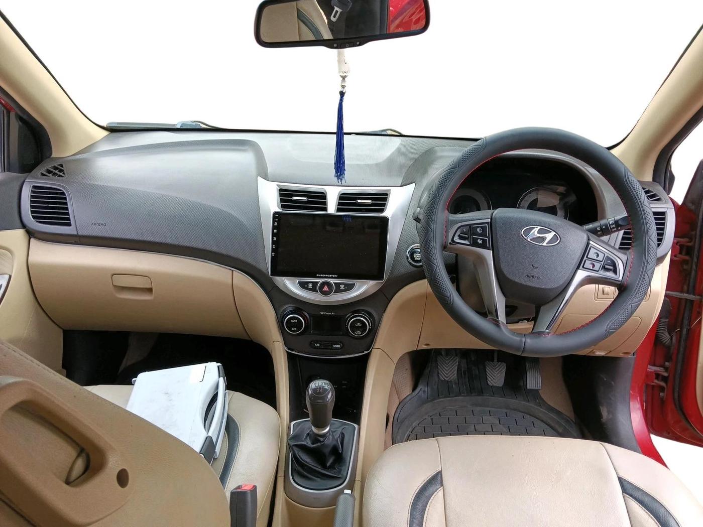 2015 Hyundai Verna FLUIDIC 4S 1.6 VTVT S, Petrol, Manual, 1,04,971 km, interior