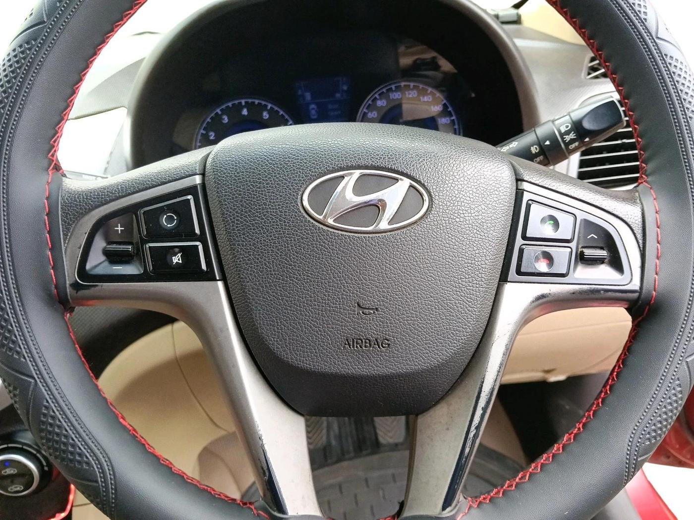 2015 Hyundai Verna FLUIDIC 4S 1.6 VTVT S, Petrol, Manual, 1,04,971 km, interior