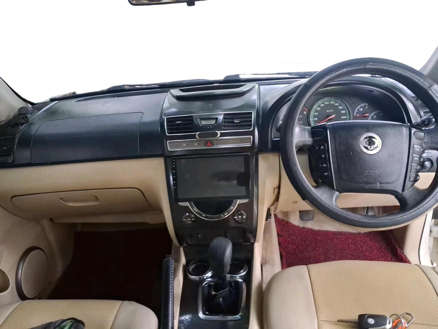 2013 Ssangyong Rexton RX5, Diesel, Manual, 1,55,063 km, interior