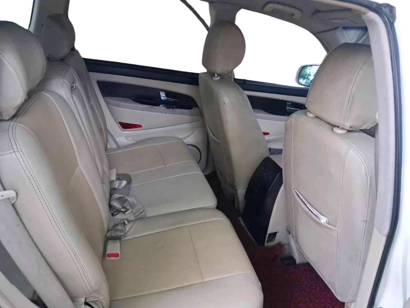 2013 Ssangyong Rexton RX5, Diesel, Manual, 1,55,063 km, interior