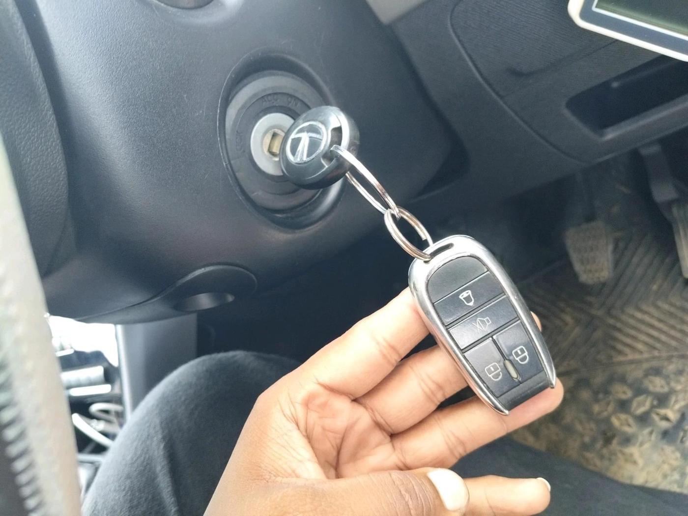 2023 Tata NEXON XE PETROL, Petrol, Manual, 15,391 km, interior