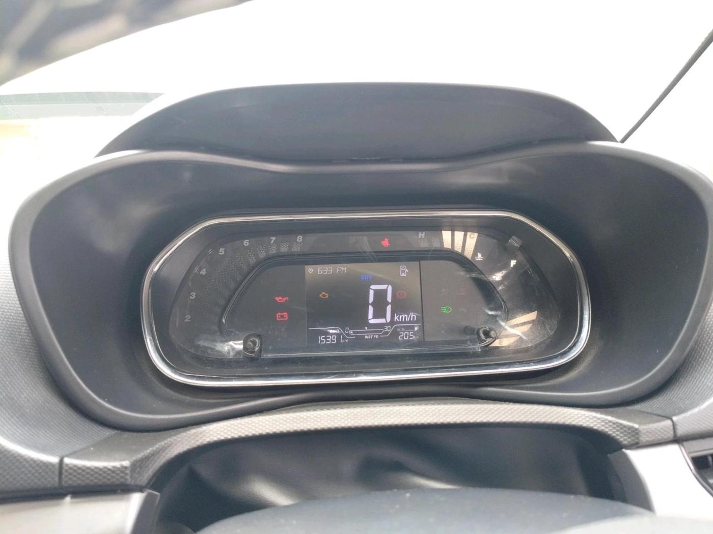 2023 Tata NEXON XE PETROL, Petrol, Manual, 15,391 km, interior