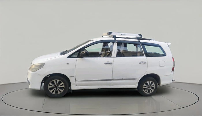 2015 Toyota Innova 2.5 G 8 STR, Diesel, Manual, 2,13,866 km, exterior