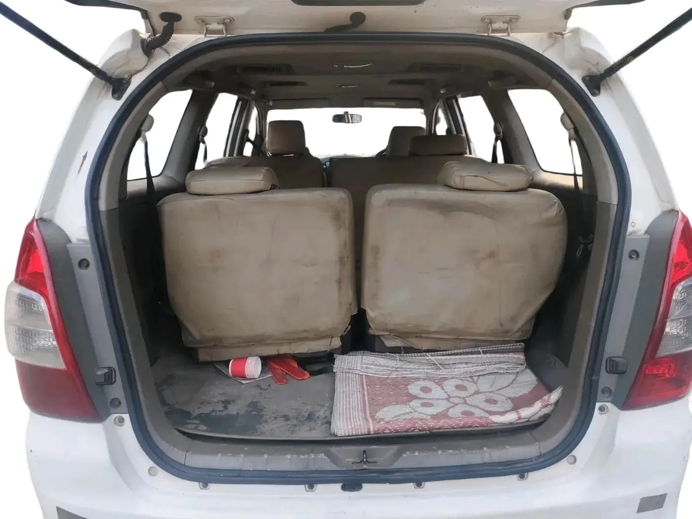 2015 Toyota Innova 2.5 G 8 STR, Diesel, Manual, 2,13,866 km, exterior