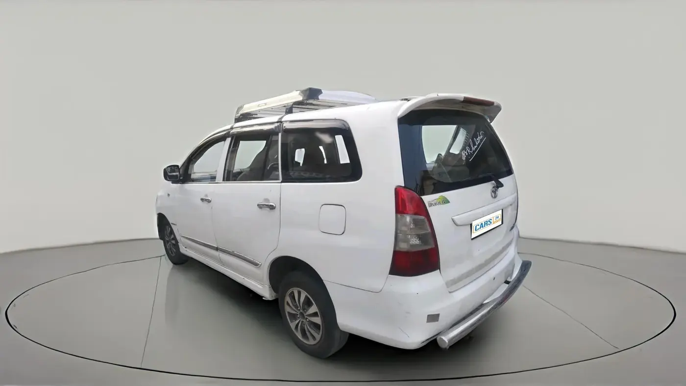 2015 Toyota Innova 2.5 G 8 STR, Diesel, Manual, 2,13,866 km, exterior
