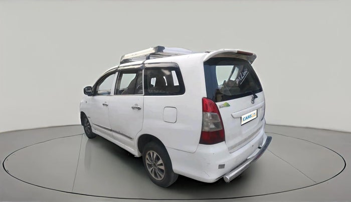 2015 Toyota Innova 2.5 G 8 STR, Diesel, Manual, 2,13,866 km, exterior