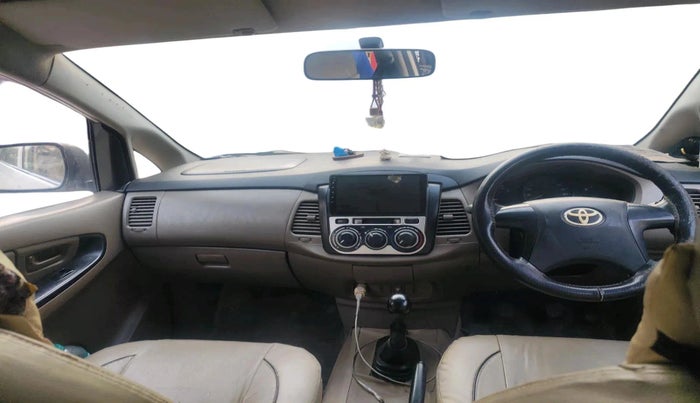 2015 Toyota Innova 2.5 G 8 STR, Diesel, Manual, 2,13,866 km, interior