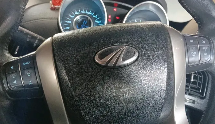 2018 Mahindra XUV500 W11, Diesel, Manual, 75,730 km, interior