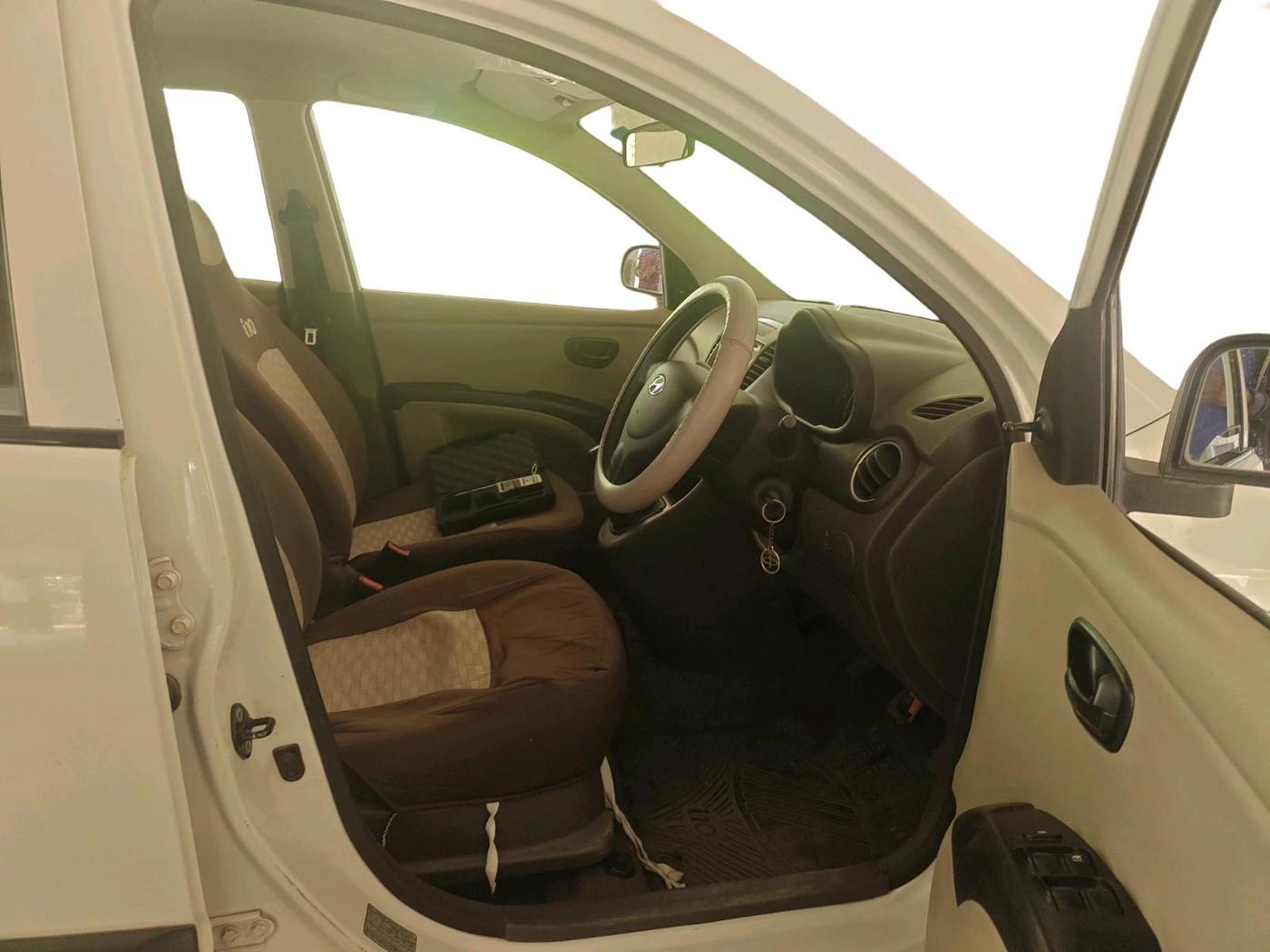 2014 Hyundai i10 MAGNA 1.1, Petrol, Manual, 57,432 km, interior