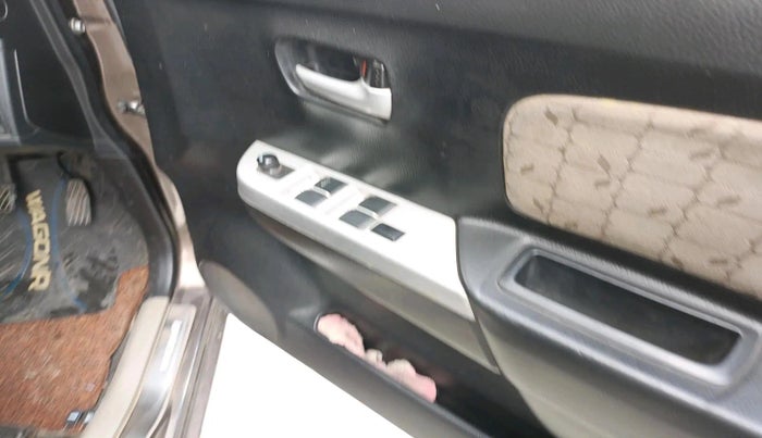 2015 Maruti Wagon R 1.0 VXI, Petrol, Manual, 1,39,423 km, interior