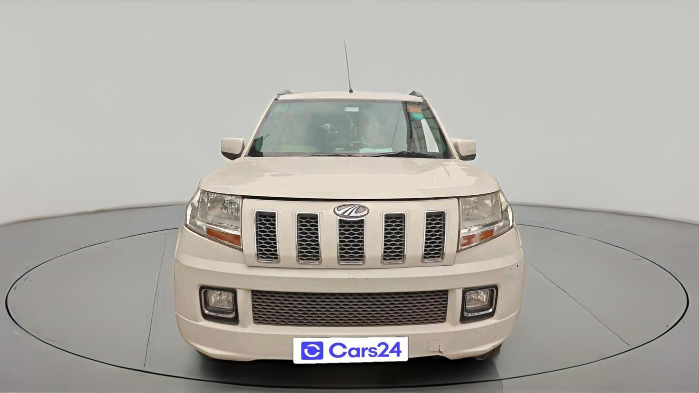 2017 Mahindra TUV300 T8 AMT, Diesel, Automatic, 1,59,748 km, exterior