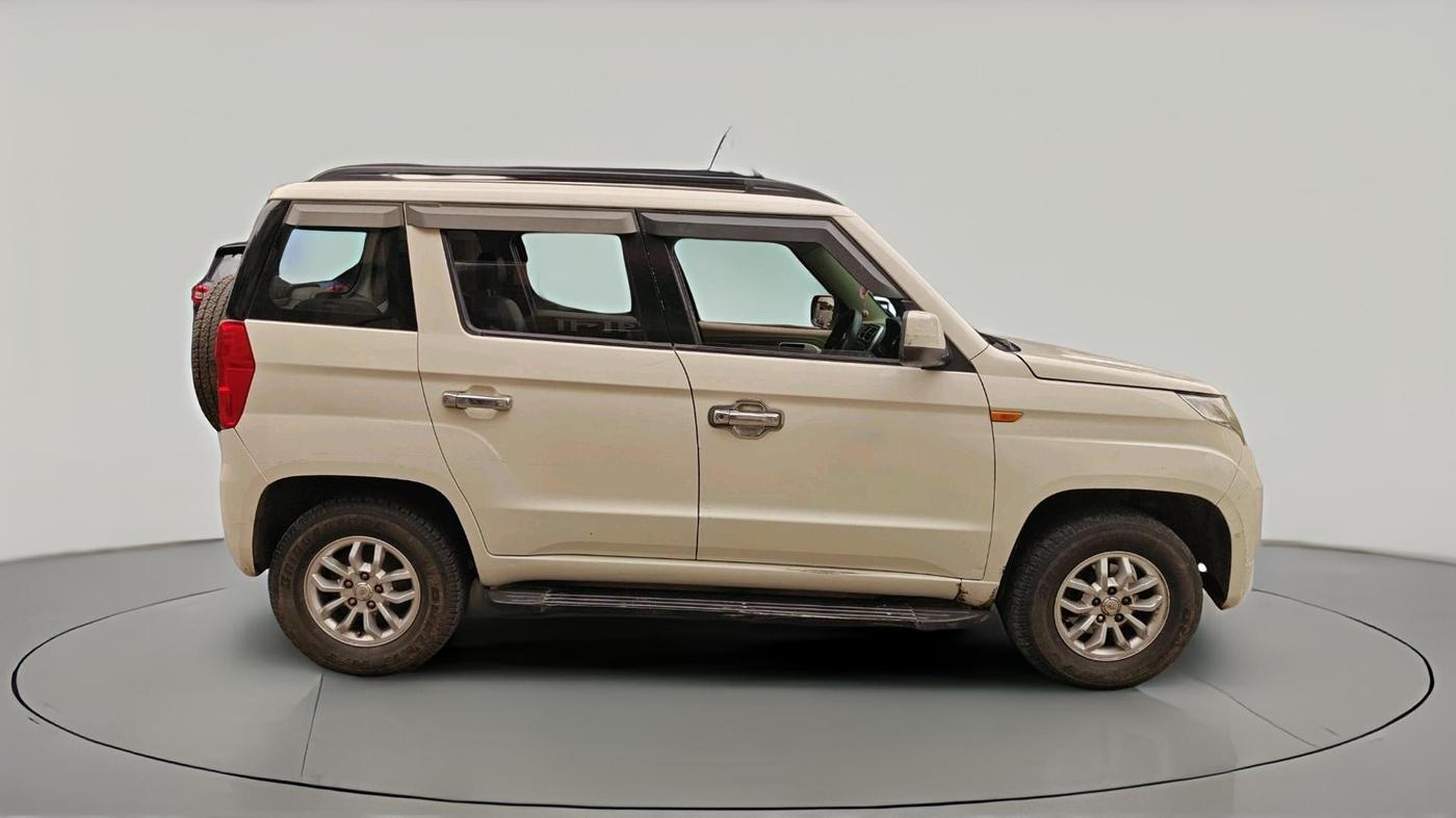 2017 Mahindra TUV300 T8 AMT, Diesel, Automatic, 1,59,748 km, exterior