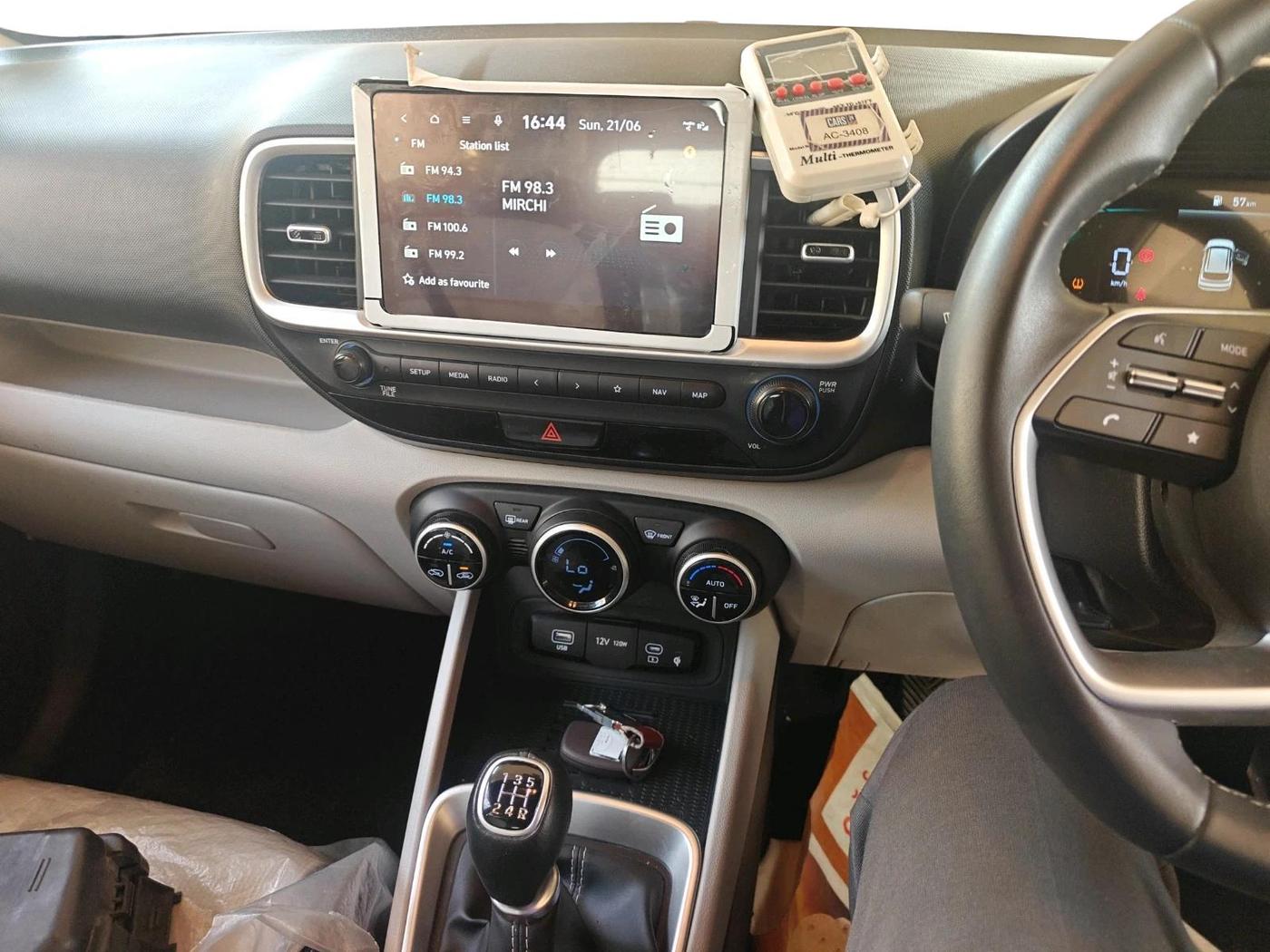 2022 Hyundai VENUE SX 1.2 PETROL, Petrol, Manual, 9,343 km, interior