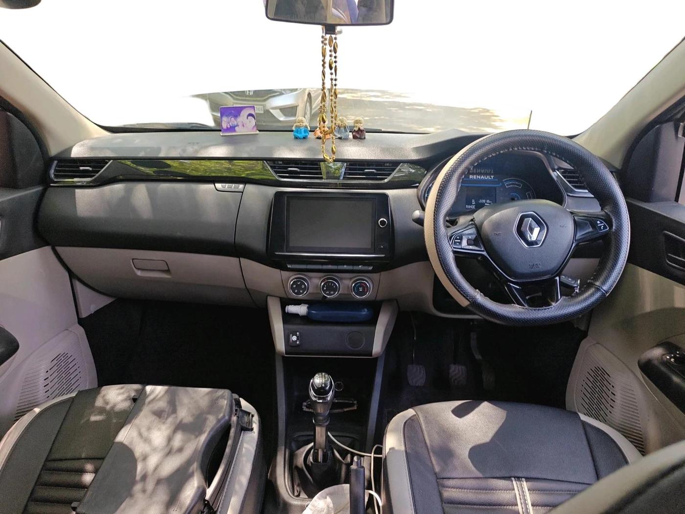 2025 Renault TRIBER RXT, CNG, Manual, 22,818 km, interior