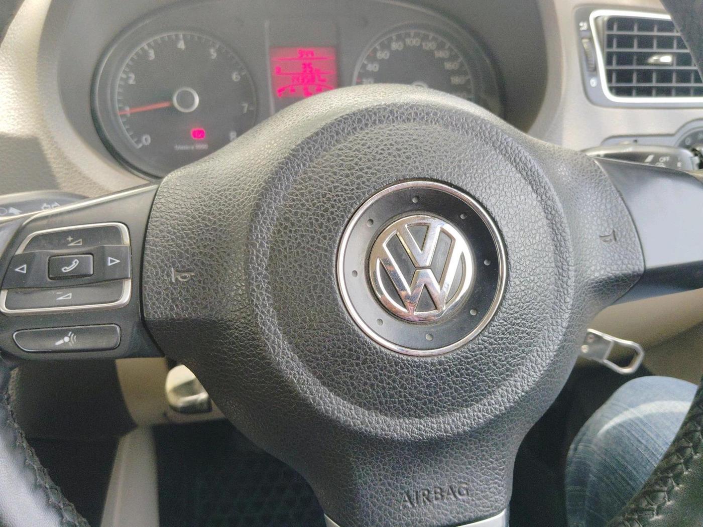 2014 Volkswagen Vento HIGHLINE 1.6 MPI, CNG, Manual, 1,48,109 km, interior