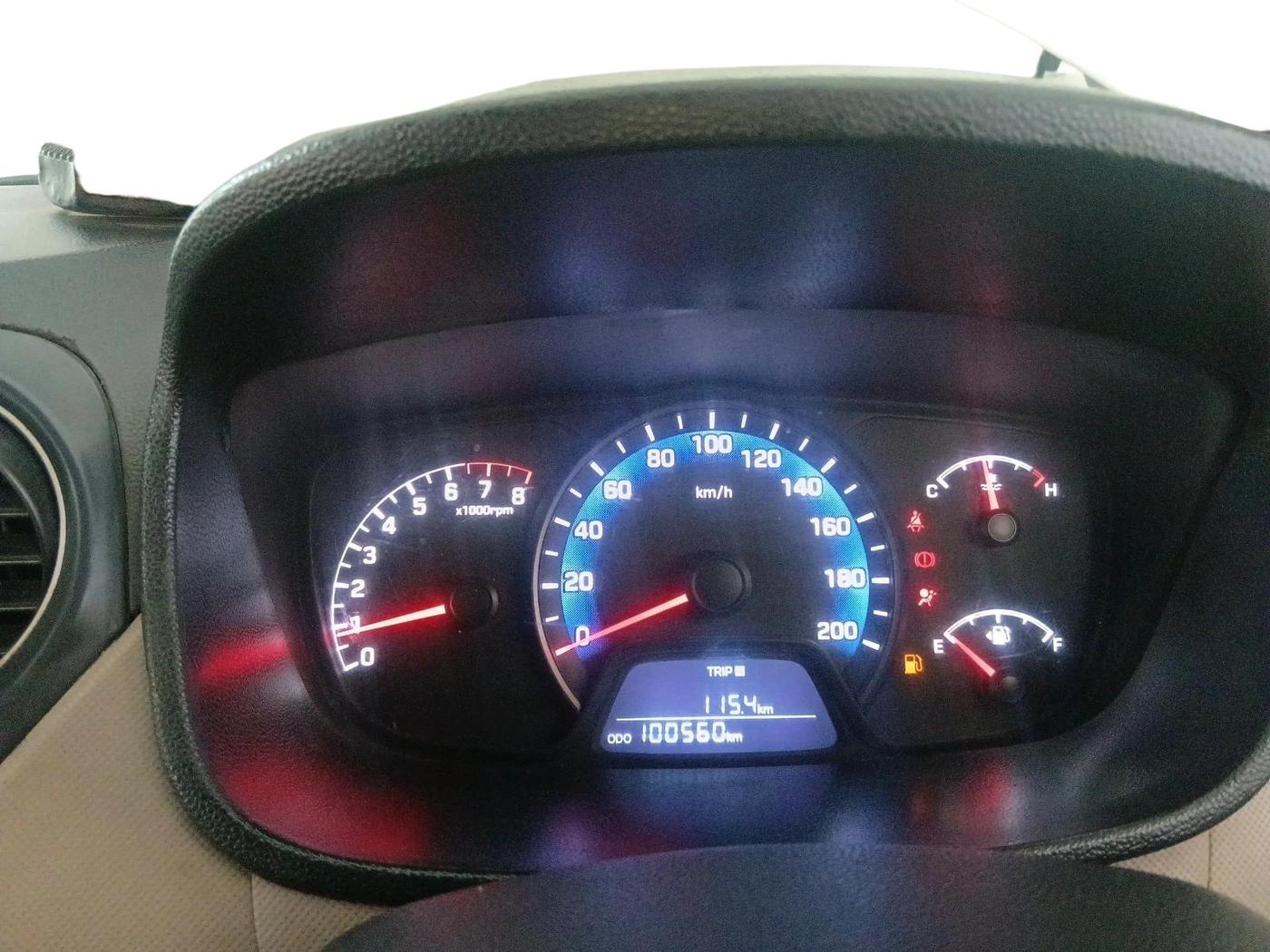 2014 Hyundai Xcent SX 1.2 (O), Petrol, Manual, 1,00,560 km, interior