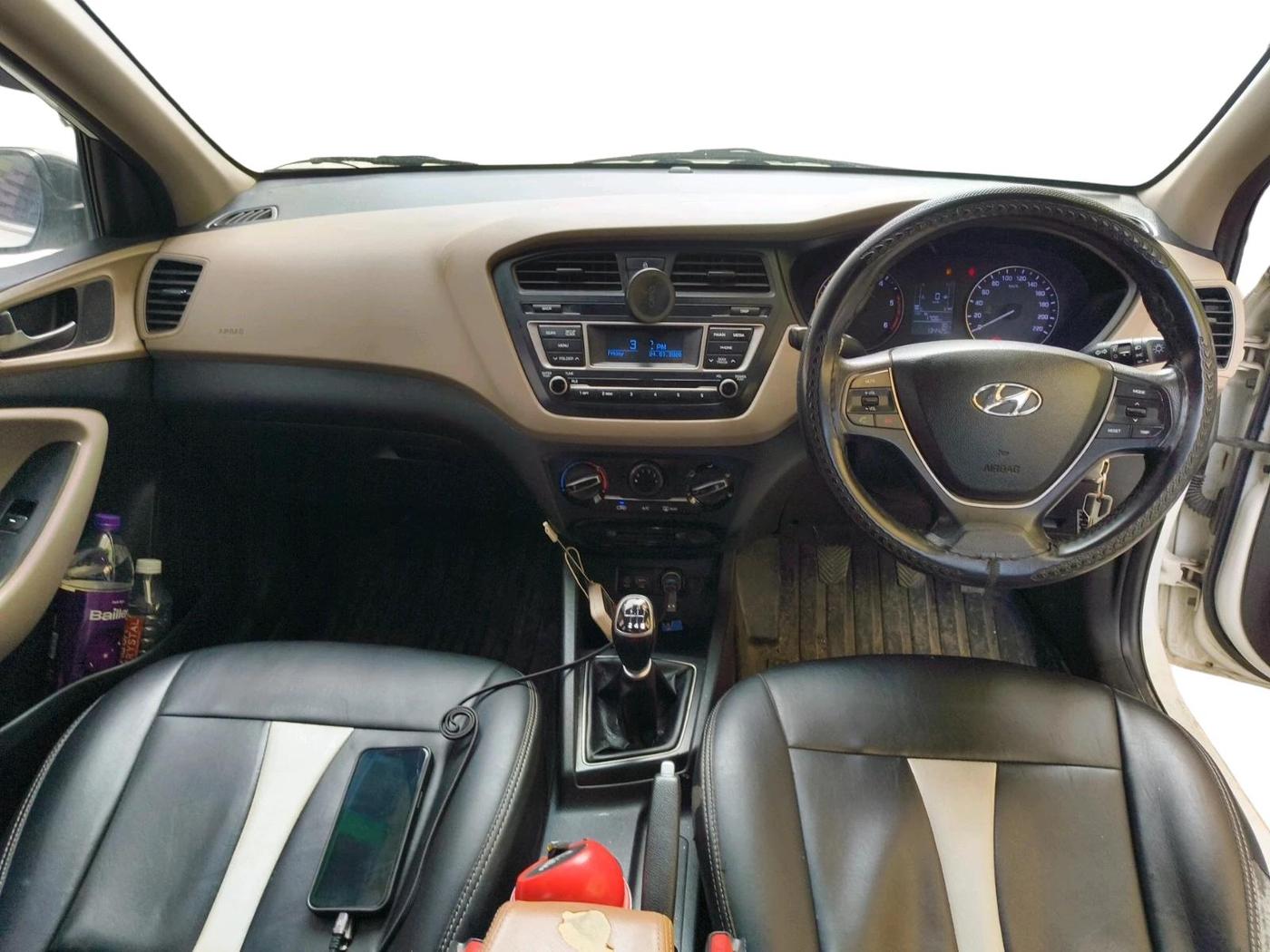 2017 Hyundai Elite i20 SPORTZ 1.4 CRDI, Diesel, Manual, 1,34,426 km, interior