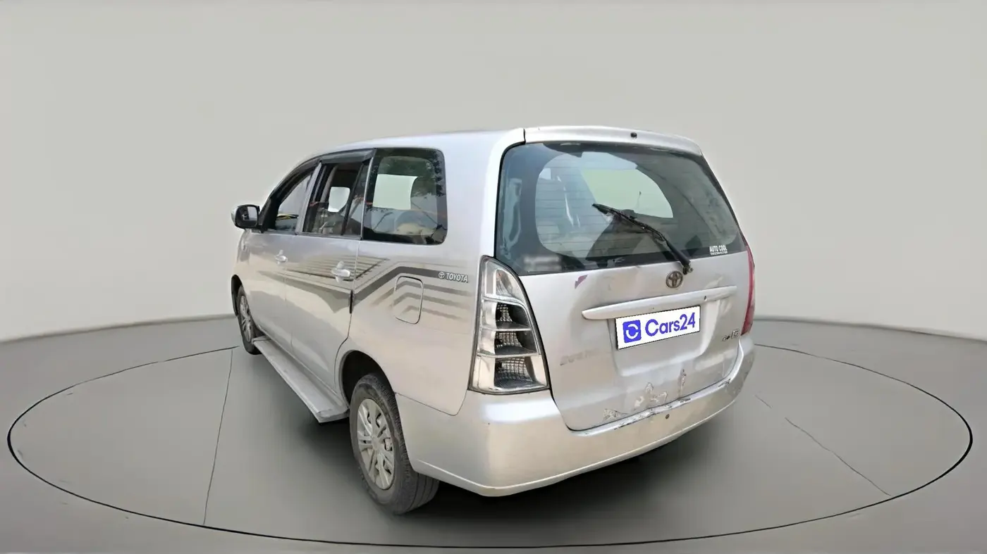 2011 Toyota Innova 2.5 G4 8 STR, Diesel, Manual, 1,38,721 km, exterior