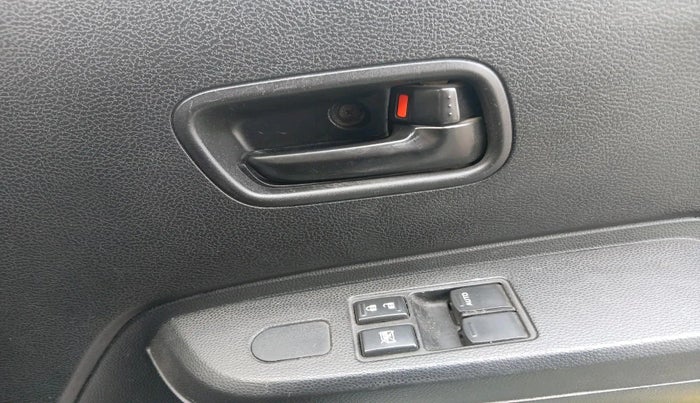 2017 Maruti IGNIS SIGMA 1.2, Petrol, Manual, 75,944 km, interior