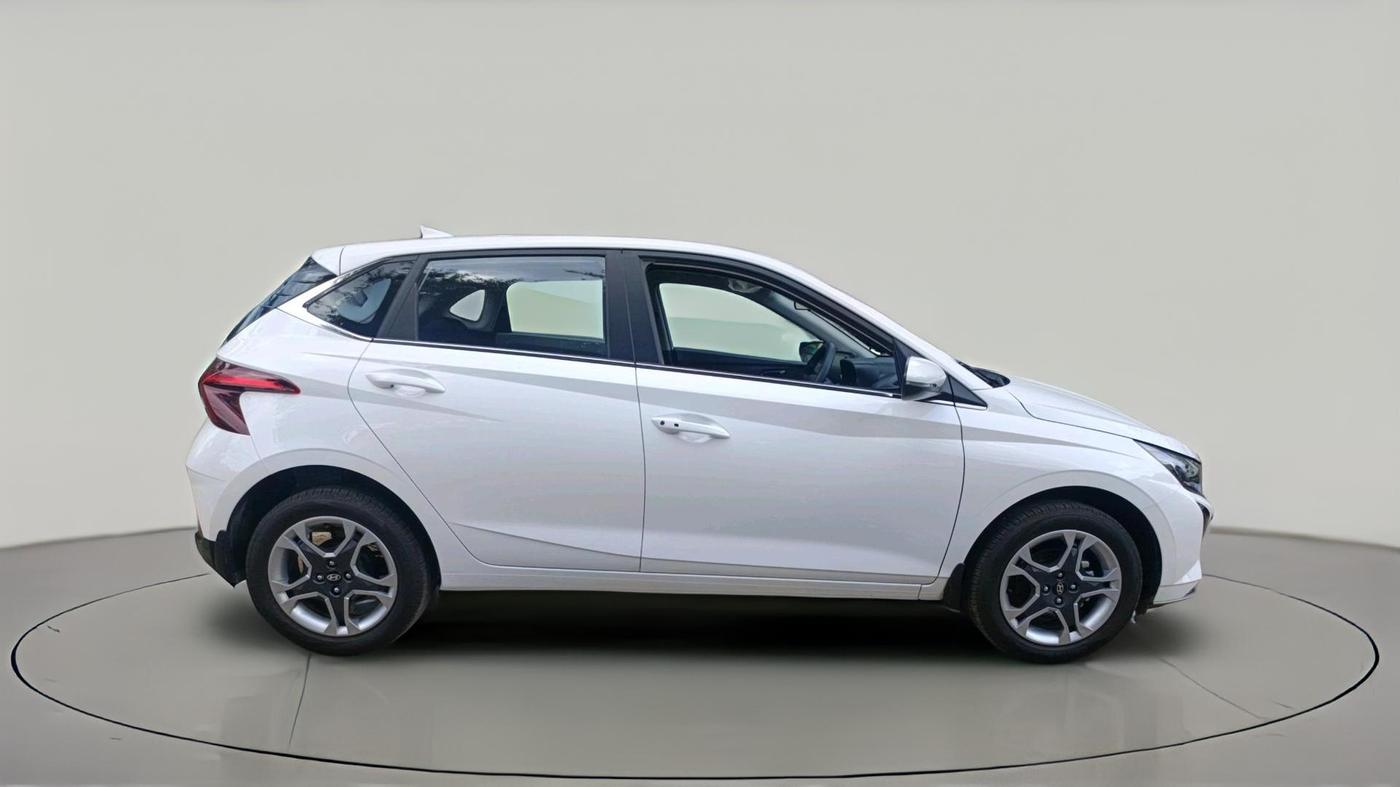2026 Hyundai NEW I20 SPORTZ 1.2 MT, Petrol, Manual, 2,795 km, exterior