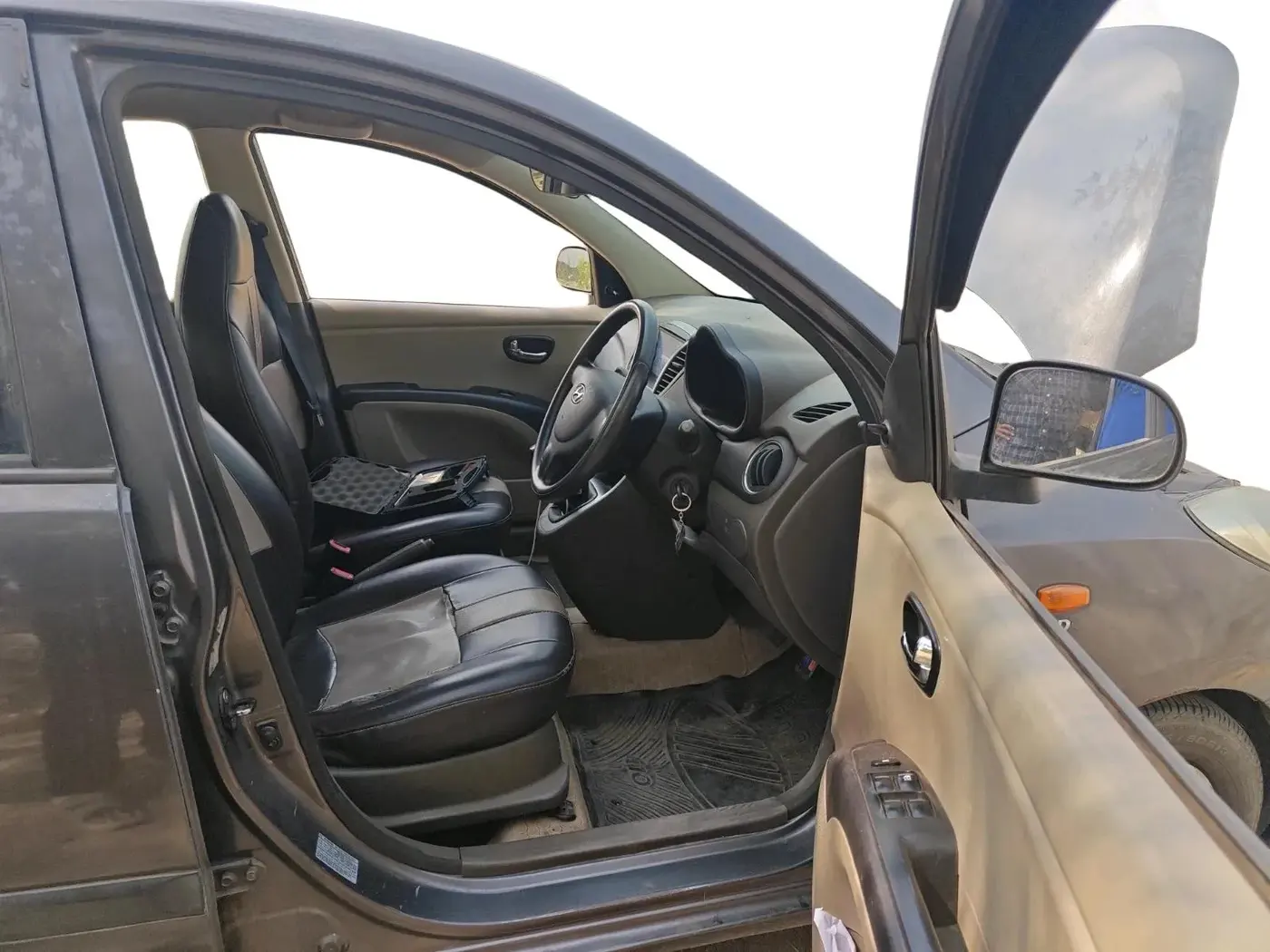 2013 Hyundai i10 MAGNA 1.2, Petrol, Manual, 1,01,590 km, interior