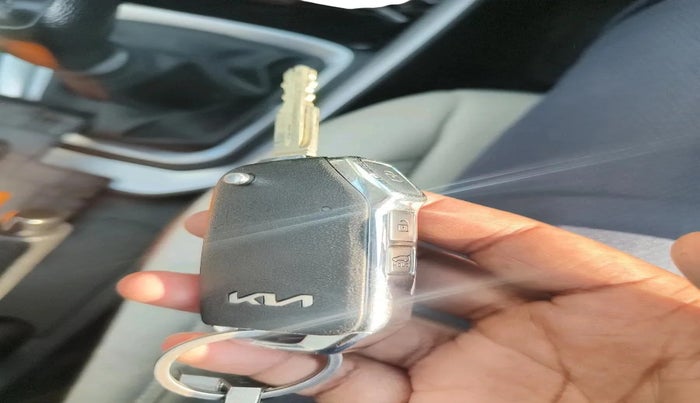 2024 KIA SONET HTK (O) 1.2 Petrol MT, Petrol, Manual, 29,033 km, interior