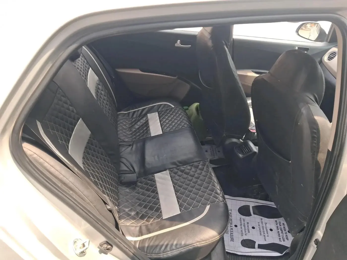 2016 Hyundai Grand i10 ASTA (O) 1.2 KAPPA VTVT, Petrol, Manual, 1,04,306 km, interior