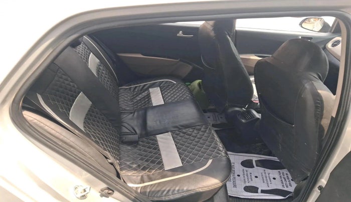 2016 Hyundai Grand i10 ASTA (O) 1.2 KAPPA VTVT, Petrol, Manual, 1,04,306 km, interior