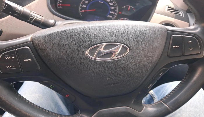 2016 Hyundai Grand i10 ASTA (O) 1.2 KAPPA VTVT, Petrol, Manual, 1,04,306 km, interior