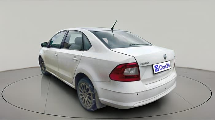 2015 Skoda Rapid 1.5 TDI CR ELEGANCE AT, Diesel, Automatic, 1,27,000 km, exterior