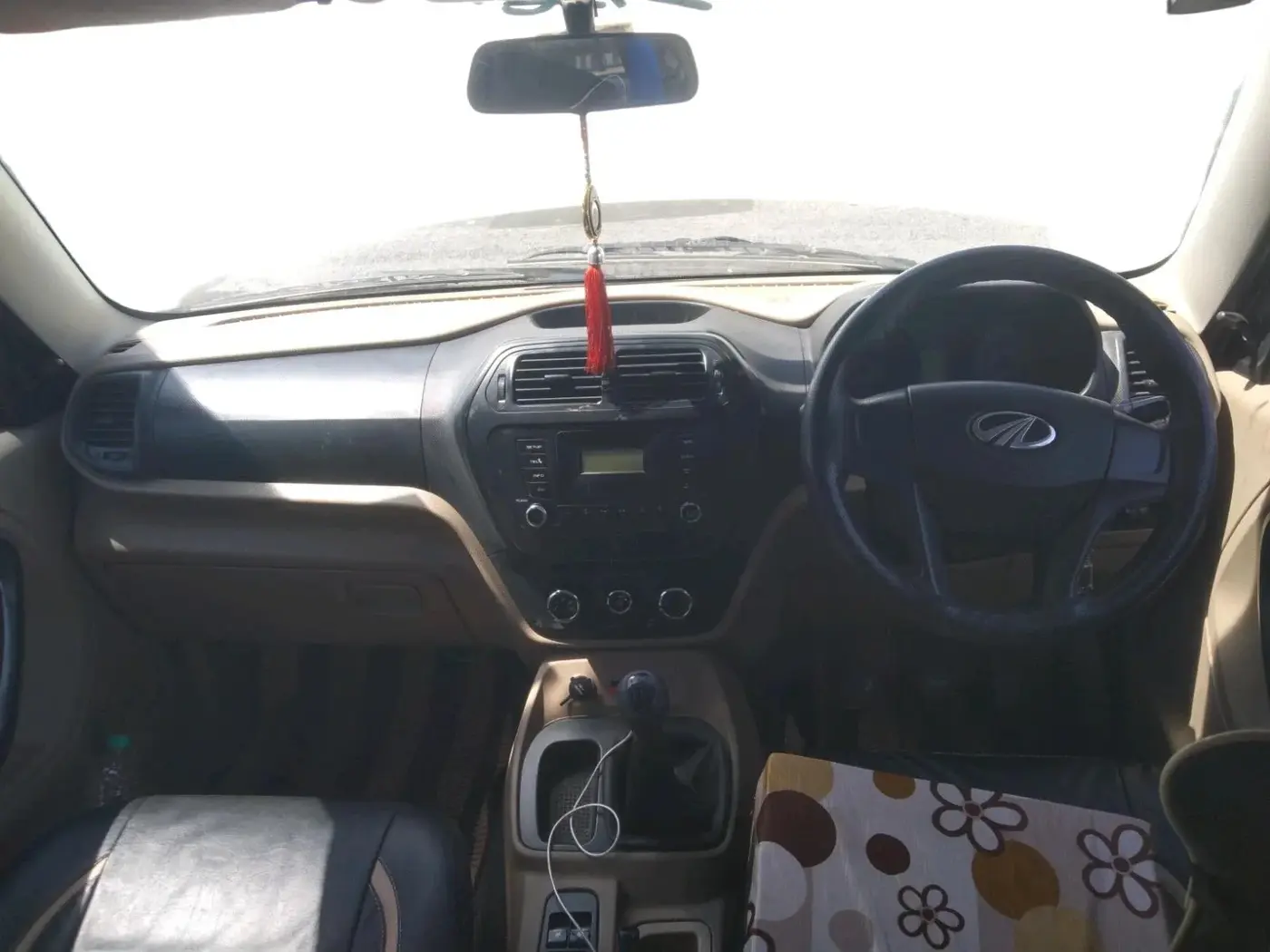 2016 Mahindra TUV300 T6 PLUS, Diesel, Manual, 1,49,447 km, interior
