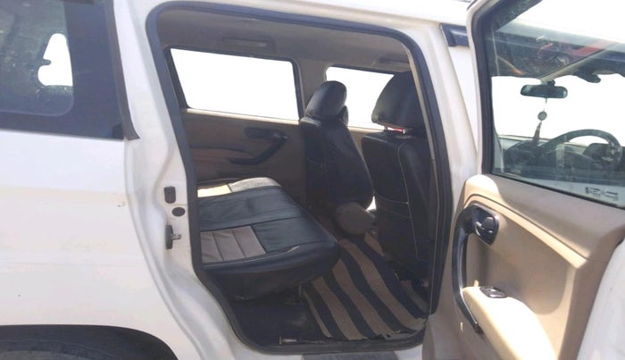 2016 Mahindra TUV300 T6 PLUS, Diesel, Manual, 1,49,447 km, interior