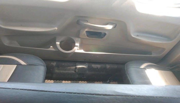 2016 Mahindra TUV300 T6 PLUS, Diesel, Manual, 1,49,447 km, interior