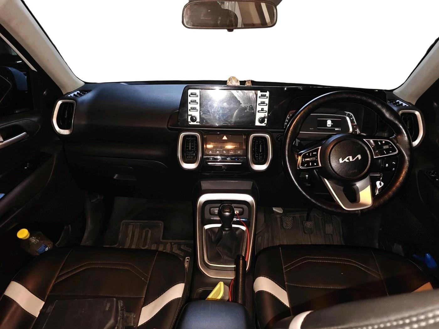2024 KIA SONET HTK (O) 1.2 Petrol MT, Petrol, Manual, 58,721 km, interior
