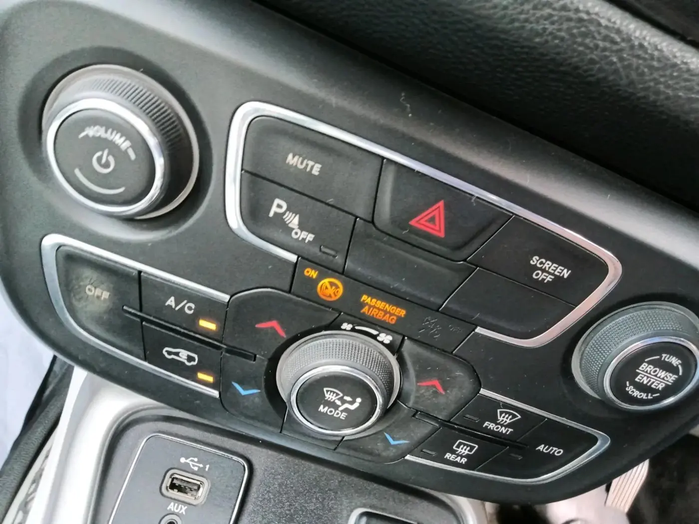 2020 Jeep Compass LONGITUDE PLUS 2.0 DIESEL, Diesel, Manual, 1,03,001 km, interior