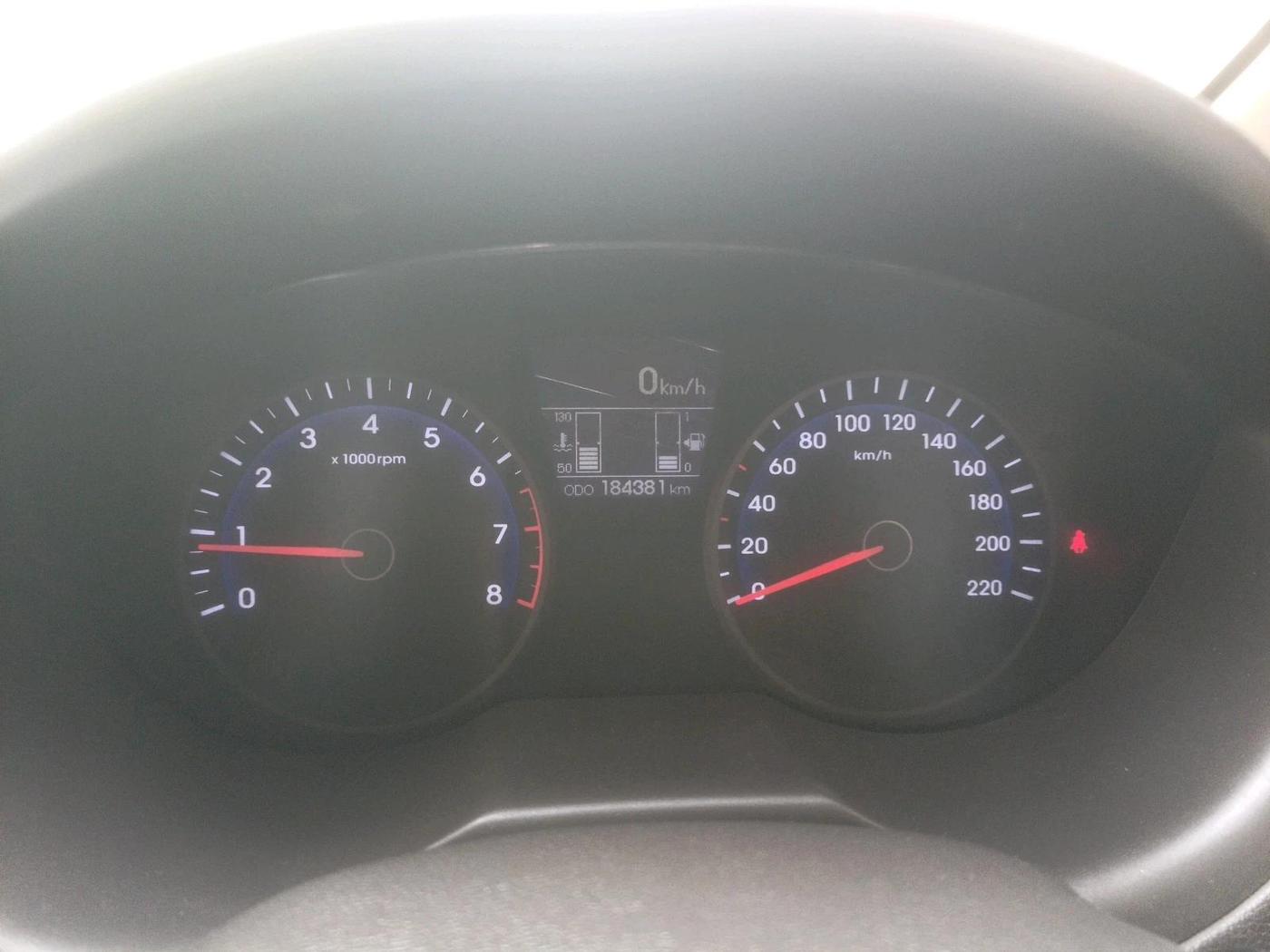 2012 Hyundai i20 ASTA 1.2, CNG, Manual, 1,84,381 km, interior