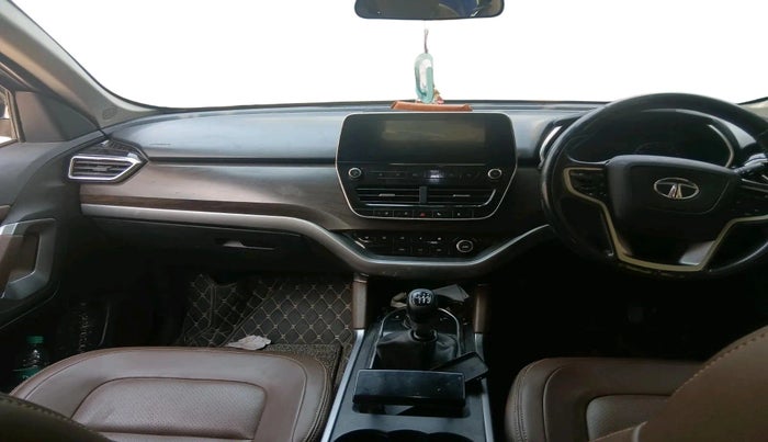 2019 Tata Harrier XZ 2.0L, Diesel, Manual, 1,07,325 km, interior