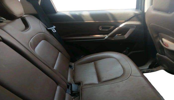 2019 Tata Harrier XZ 2.0L, Diesel, Manual, 1,07,325 km, interior