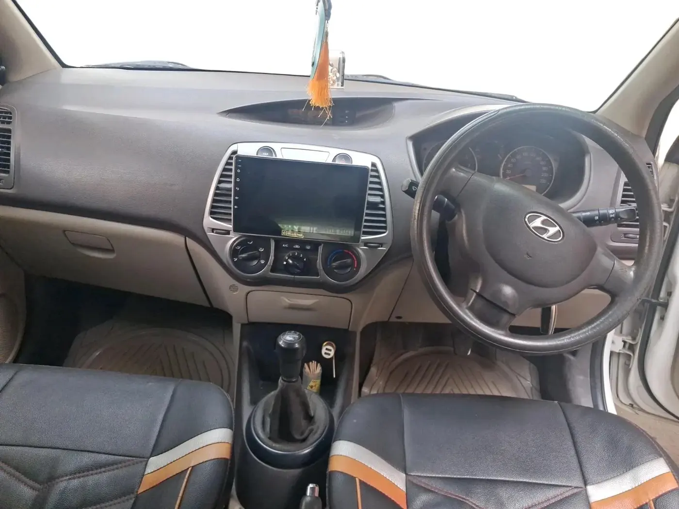 2010 Hyundai i20 MAGNA 1.2, Petrol, Manual, 99,439 km, interior
