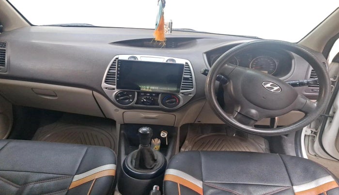 2010 Hyundai i20 MAGNA 1.2, Petrol, Manual, 99,439 km, interior