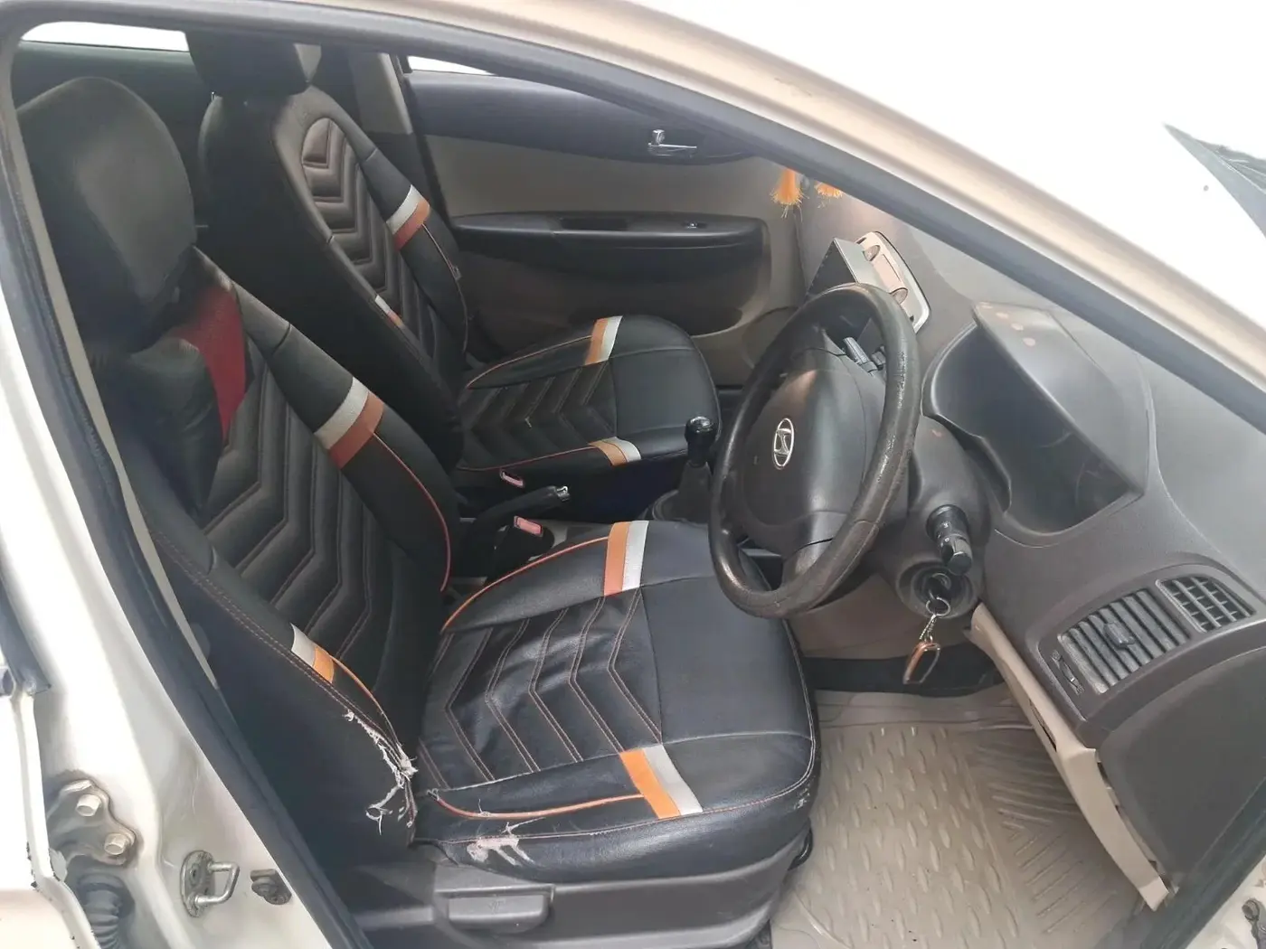 2010 Hyundai i20 MAGNA 1.2, Petrol, Manual, 99,439 km, interior