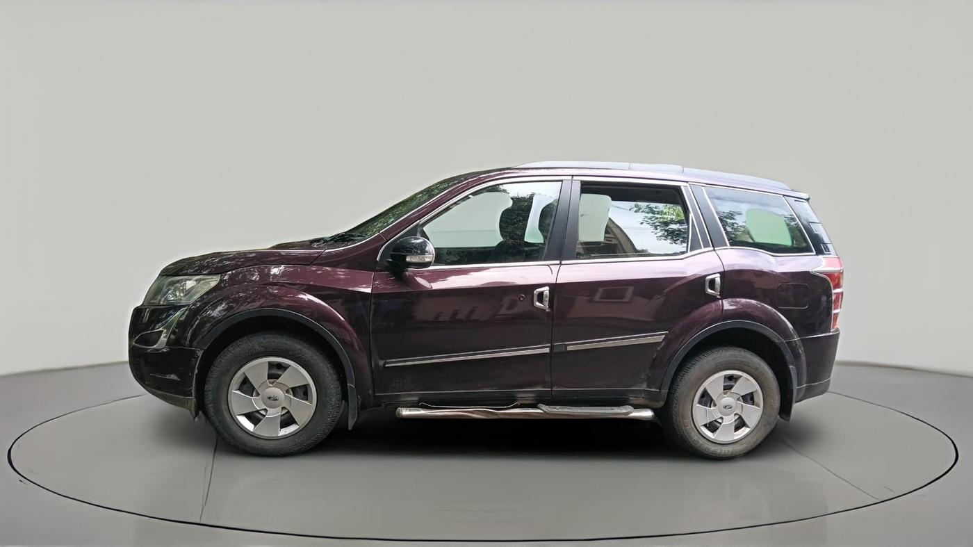 2017 Mahindra XUV500 W6, Diesel, Manual, 2,69,378 km, exterior