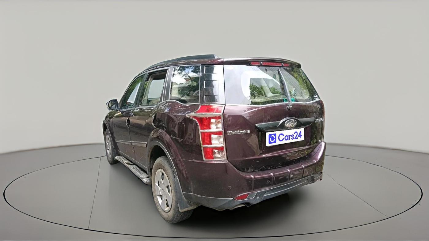 2017 Mahindra XUV500 W6, Diesel, Manual, 2,69,378 km, exterior