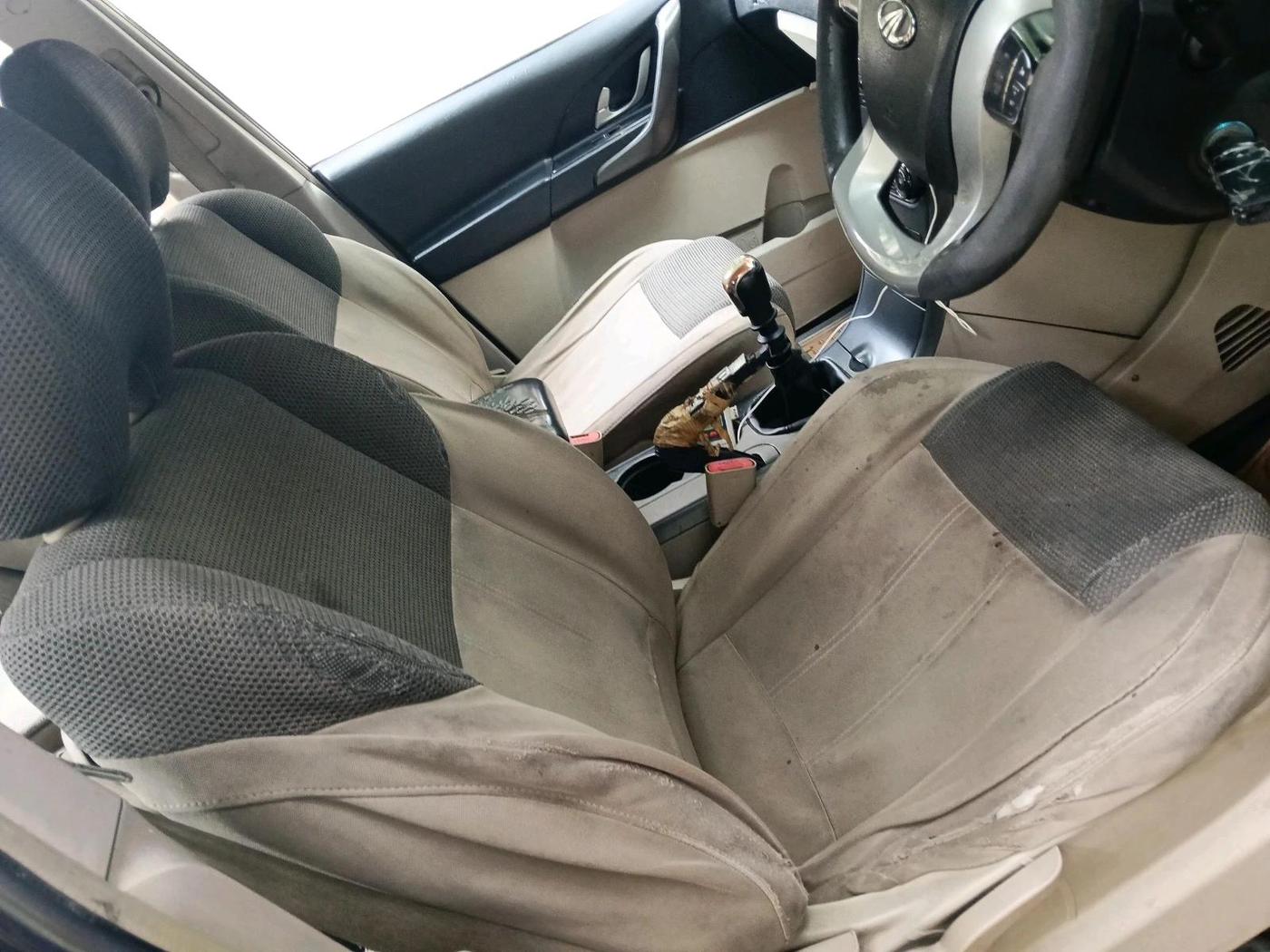 2017 Mahindra XUV500 W6, Diesel, Manual, 2,69,378 km, interior
