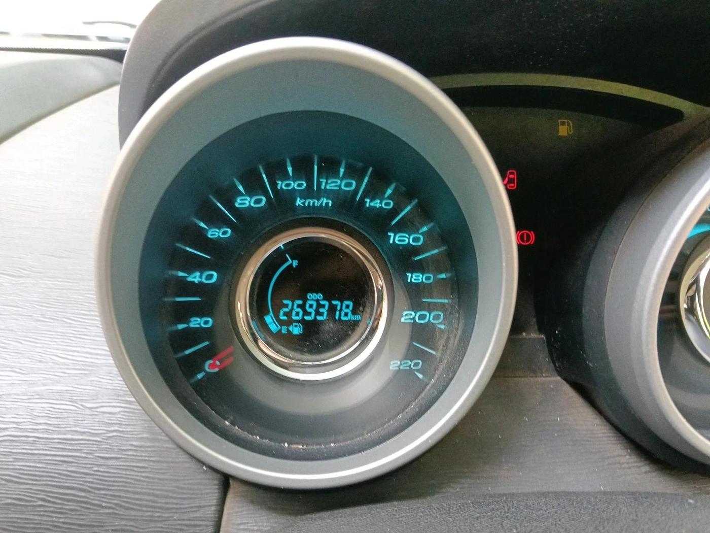 2017 Mahindra XUV500 W6, Diesel, Manual, 2,69,378 km, interior