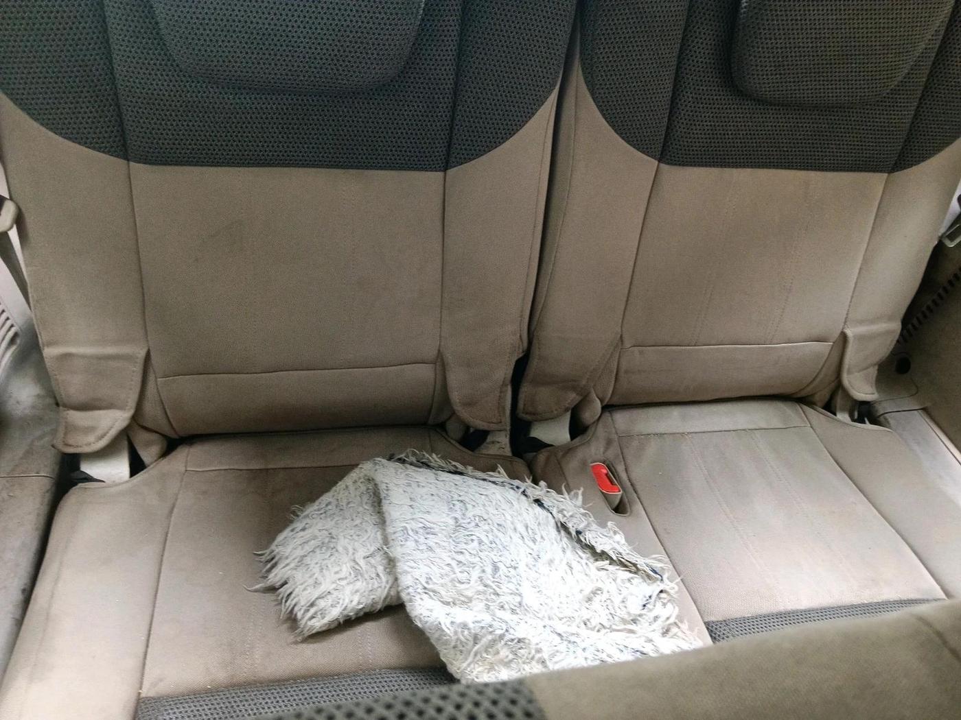 2017 Mahindra XUV500 W6, Diesel, Manual, 2,69,378 km, interior