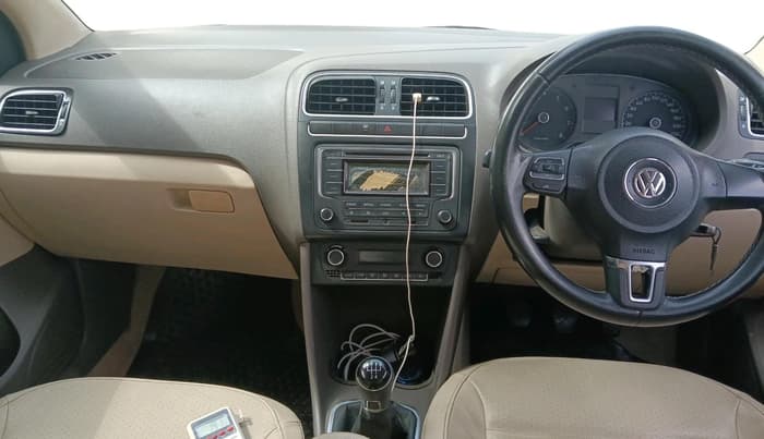 2013 Volkswagen Vento HIGHLINE 1.6 MPI, Petrol, Manual, 51,671 km, interior